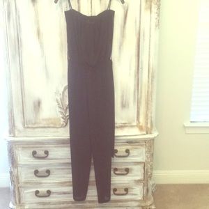 Black sleeveless jumper
